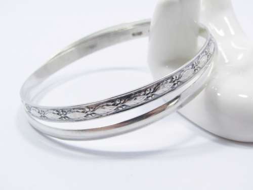Two Beautiful Bangles in Sterling Silver.
