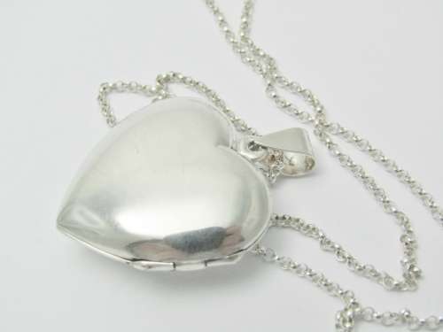 Gorgeous Heart Design Tree of Life Locket On chain in Sterling Silver