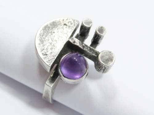 A Gorgeous German Modernist Design Ring With a Amethyst Stone In Sterling Silver.