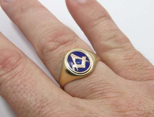Vintage 9CT Gold Masonic Swivel Signet Ring