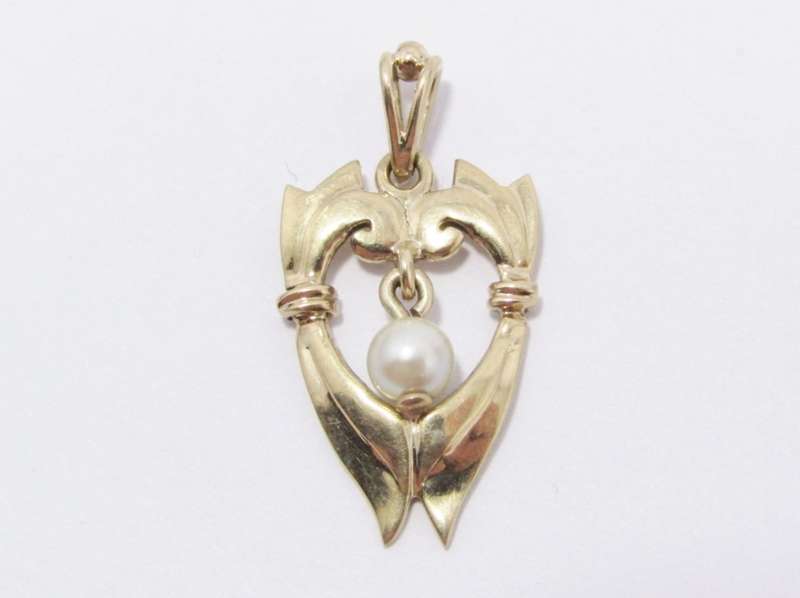 Lovely Vintage (c1963) 9CT Gold & Pearl Pendant
