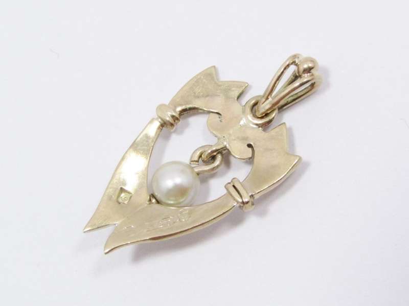 Lovely Vintage (c1963) 9CT Gold & Pearl Pendant