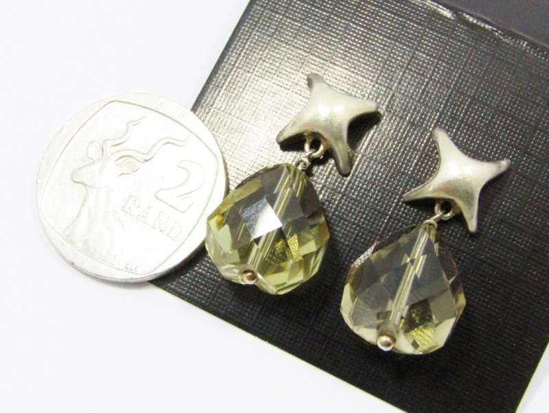 A Gorgeous Pair of Gold Gilt Over Sterling Silver Briolette Cut Light Citrine Dangling Earrings