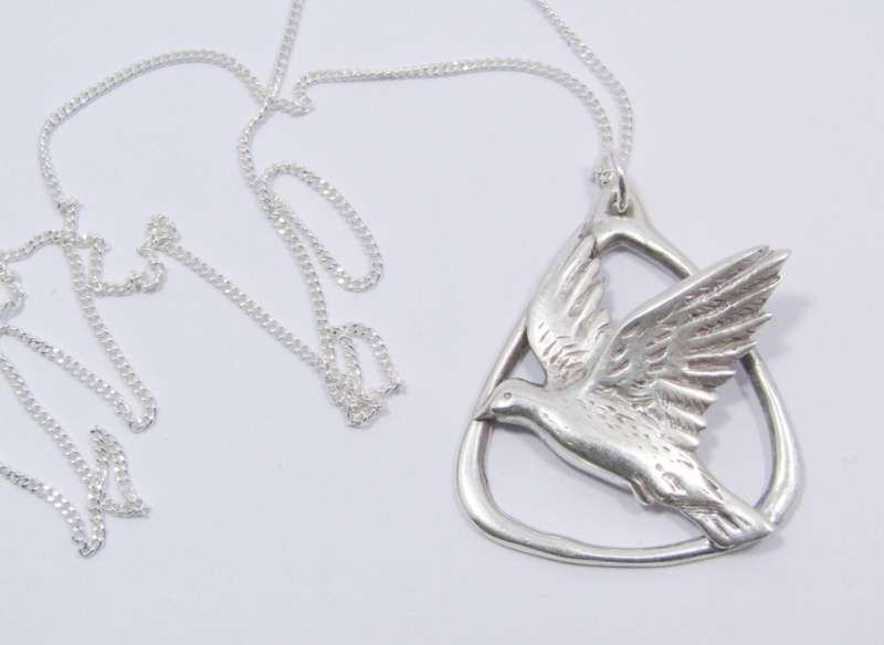Vintage (c1978) Scottish Silver Bird in Flight Necklace