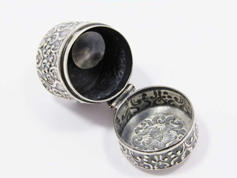 A Stunning Detailed Traveler`s Ashtray Pendant in Sterling Silver.