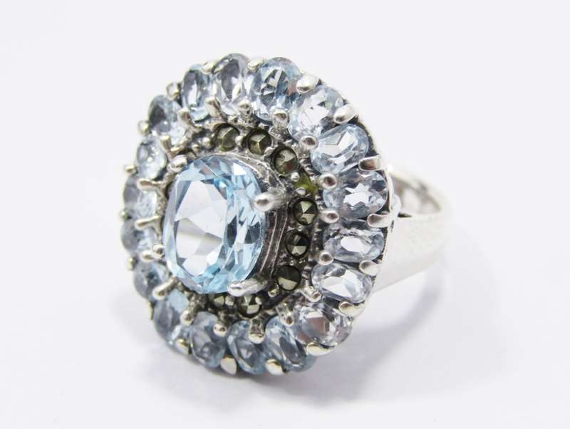 A Magnificent Vintage Design Blue Topaz Cluster Ring in Sterling Silver