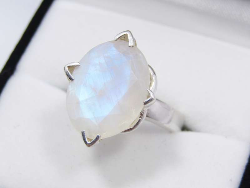 A Gorgeous Chunky Solitaire  Moonstone Ring in Sterling Silver.