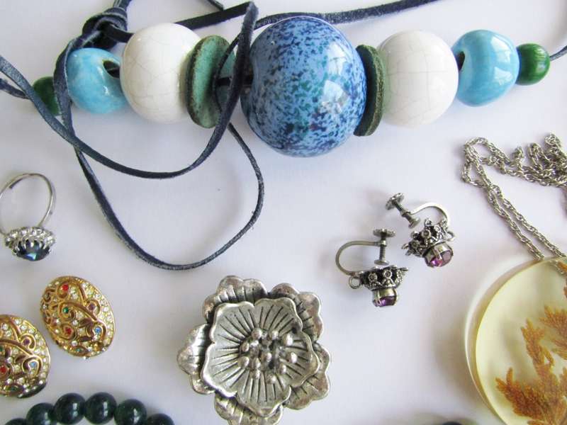 Lovely Costume Jewellery Lot in Good Condition