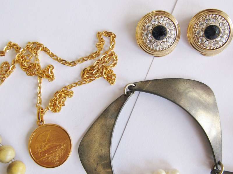 Lovely Costume Jewellery Lot in Good Condition #5