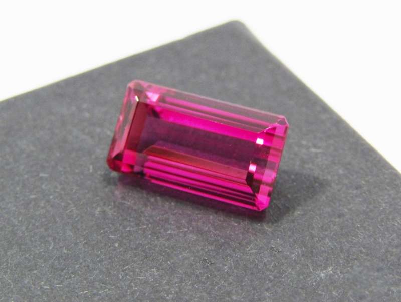 Exquisite! 3.696ct Intense Pink Tourmaline Gemstone, Certified