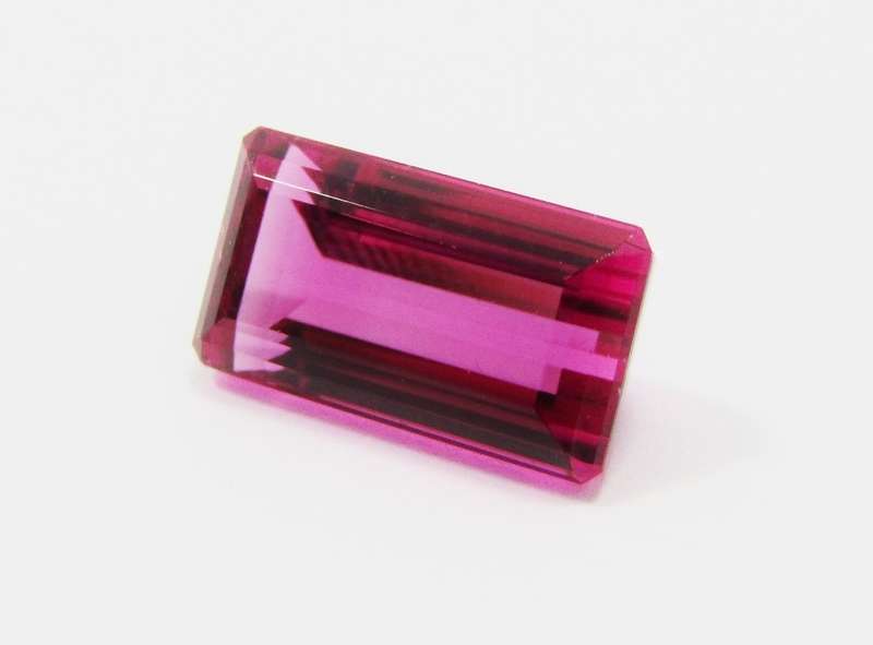 Exquisite! 3.696ct Intense Pink Tourmaline Gemstone, Certified