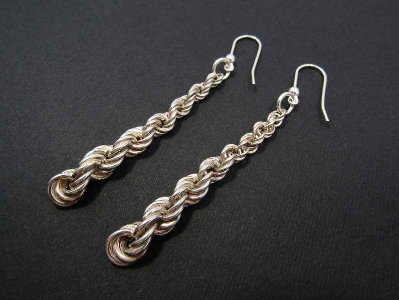 A Stunning Pair of Graduating Chain Dangling Earrings in Sterling Silver