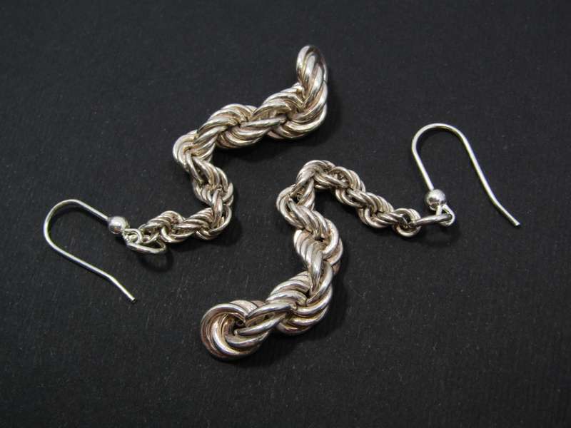A Stunning Pair of Graduating Chain Dangling Earrings in Sterling Silver