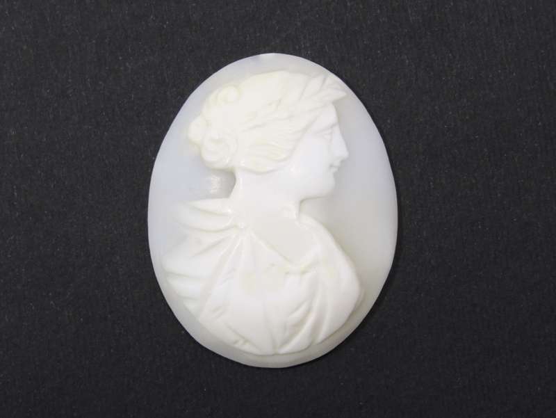 Beautiful White Carved Shell Cameo, Unmounted