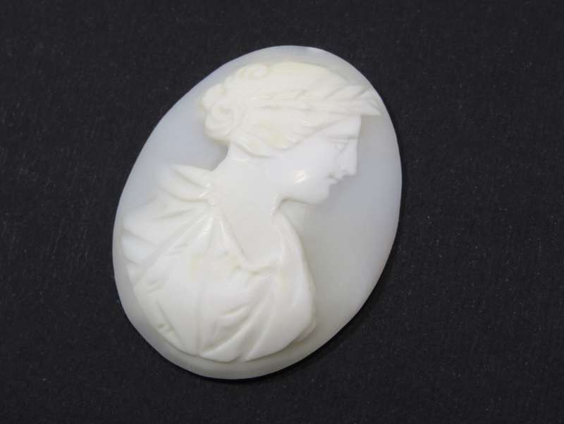 Beautiful White Carved Shell Cameo, Unmounted