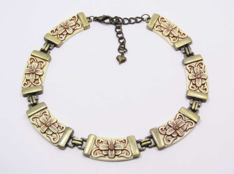 Unusual Chunky & Vintage Costume Jewellery Necklace