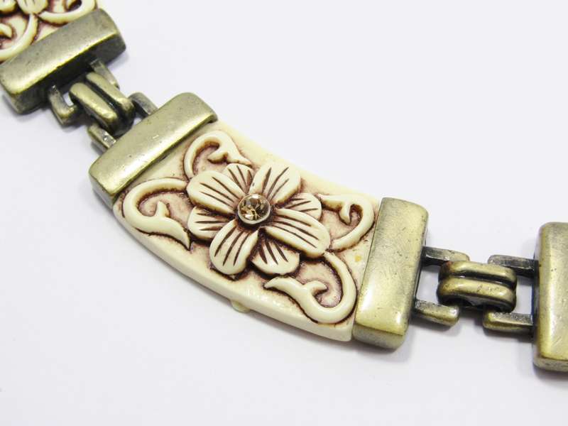 Unusual Chunky & Vintage Costume Jewellery Necklace