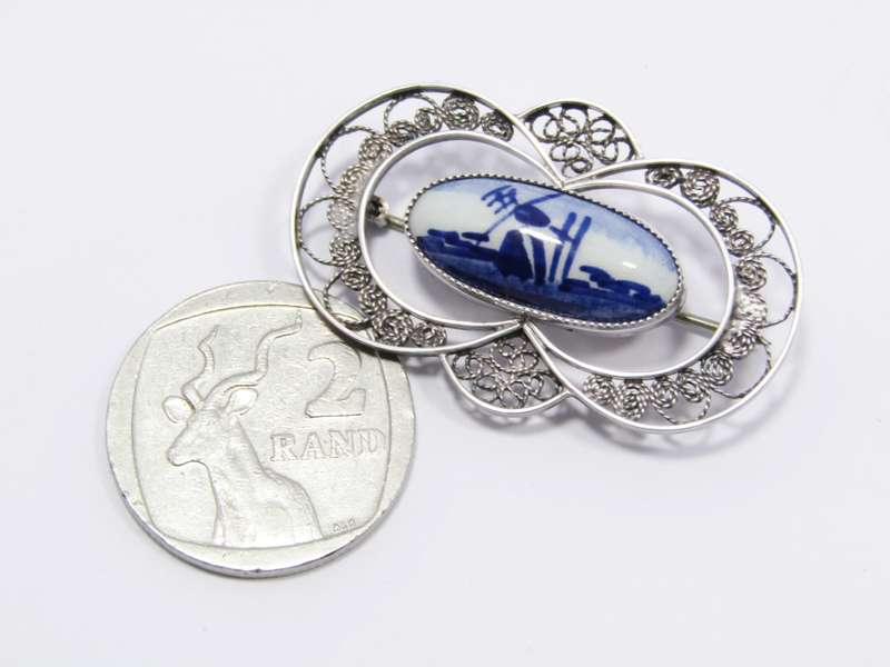 A Stunning Vintage Delft Brooch in Silver