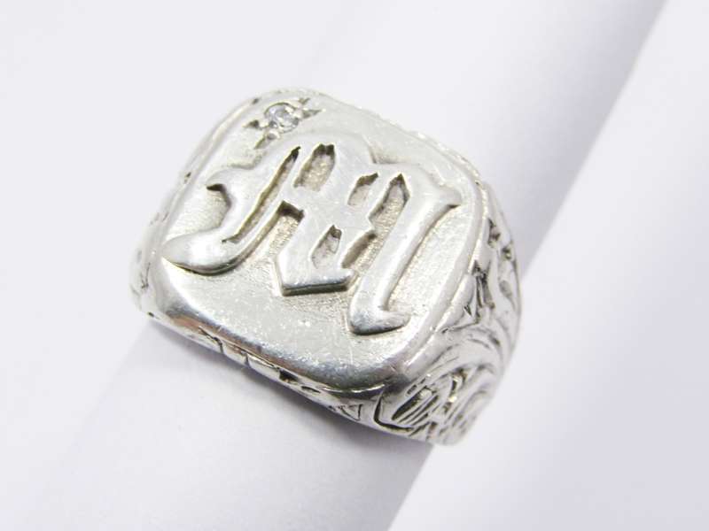 A Gorgeous Chunky Men`s Signet Ring in Sterling Silver.