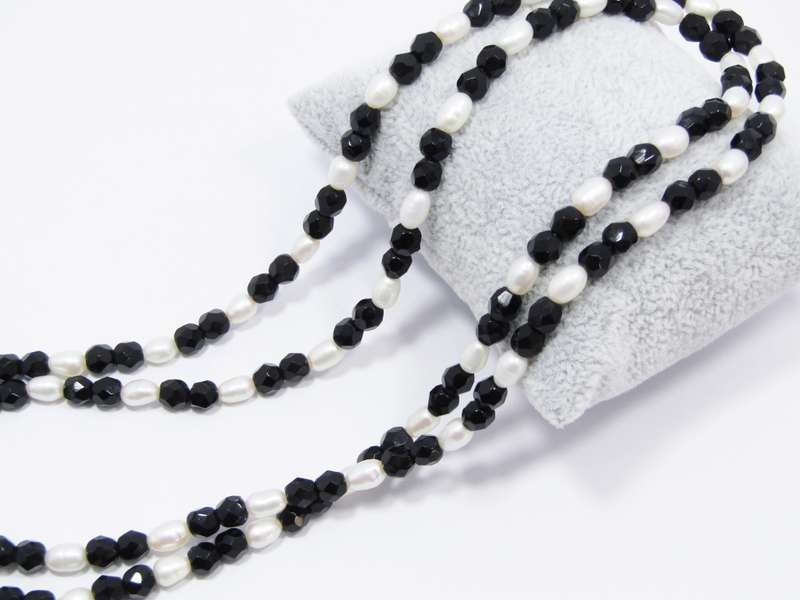 A Freshwater Pearls and Black Jet Beads With a Sterling Silver Clasp