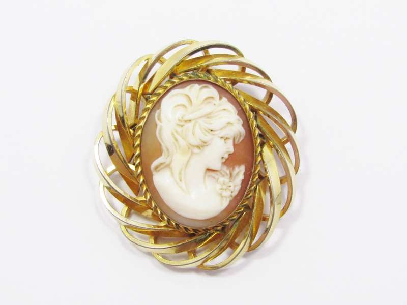 Gorgeous Detailed Rolled Gold Carved Shell Cameo Brooch