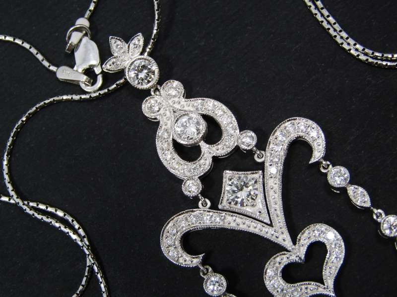 Exquisite! 18CT W/Gold & 2.3ctw Diamond Chandelier Necklace