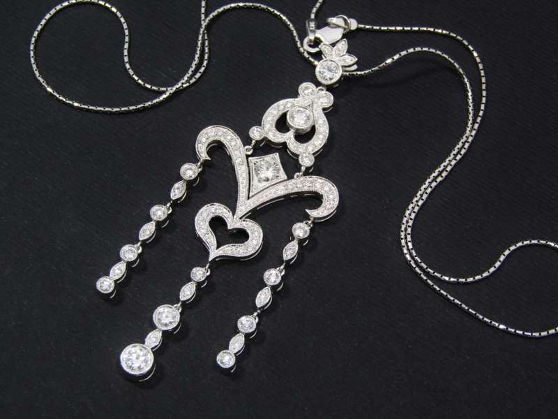 Exquisite! 18CT W/Gold & 2.3ctw Diamond Chandelier Necklace