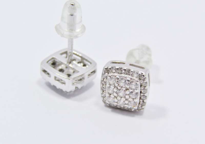 A Lovely Pair of Square Zirconia Earrings in Sterling Silver.