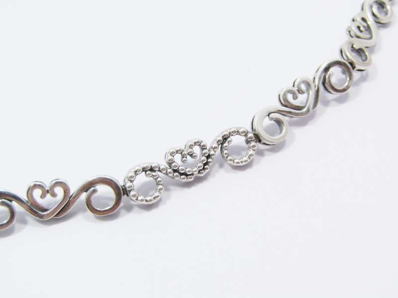 A Beautiful Vintage Scroll Design Pandora  Necklace in Sterling Silver.