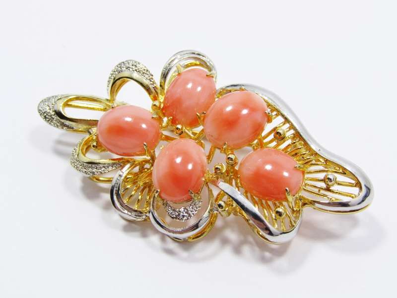 Beautiful Genuine Coral & Costume Jewellery Brooch