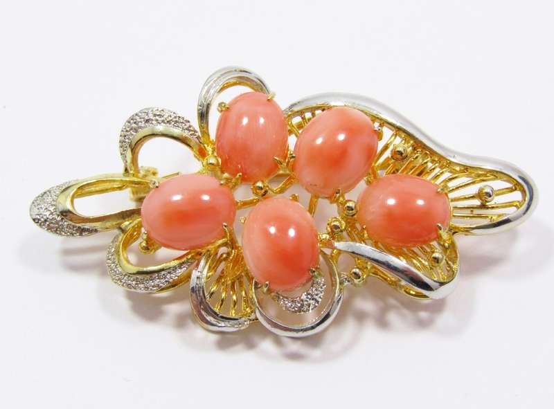Beautiful Genuine Coral & Costume Jewellery Brooch