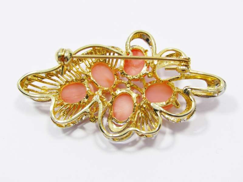 Beautiful Genuine Coral & Costume Jewellery Brooch