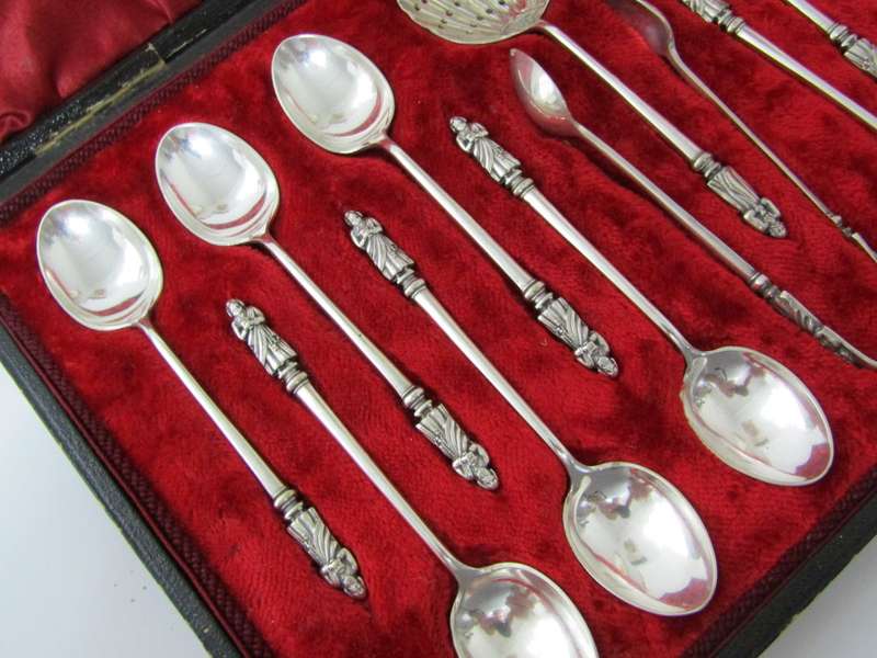 Beautiful! Antique Boxed Set of Apostle Tea Spoons