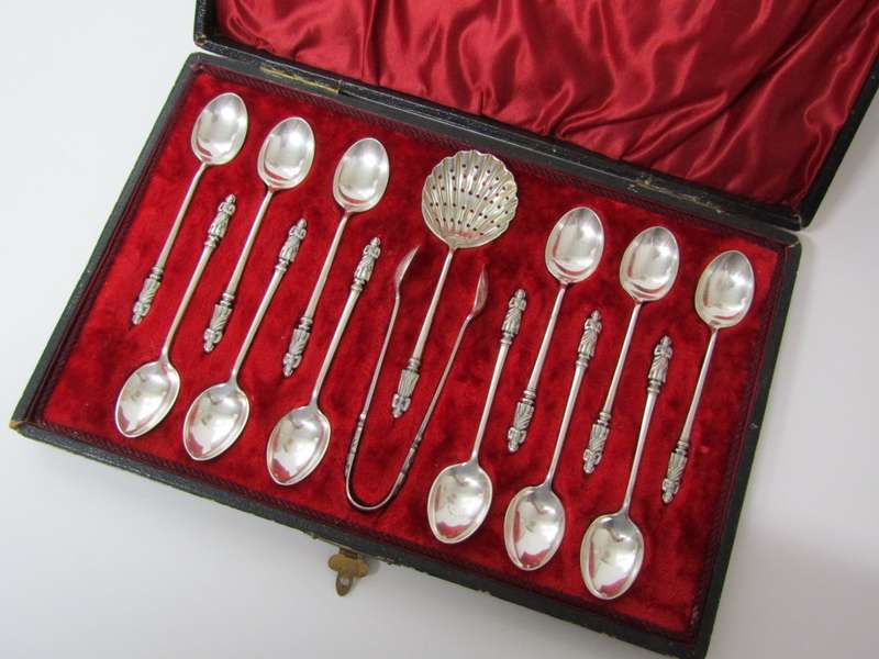 Beautiful! Antique Boxed Set of Apostle Tea Spoons