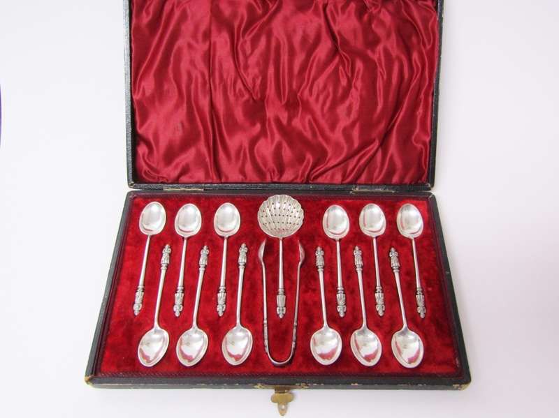 Beautiful! Antique Boxed Set of Apostle Tea Spoons