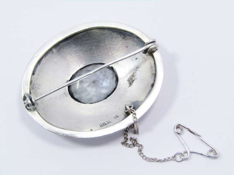 A Lovely Two Tone Vintage Lilac Stone  Brooch in Sterling Silver.