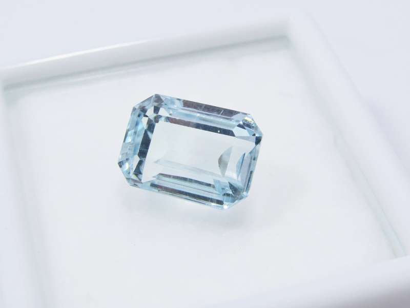 Exquisite! 6.4ct Genuine Aquamarine Gemstone, Emerald Cut