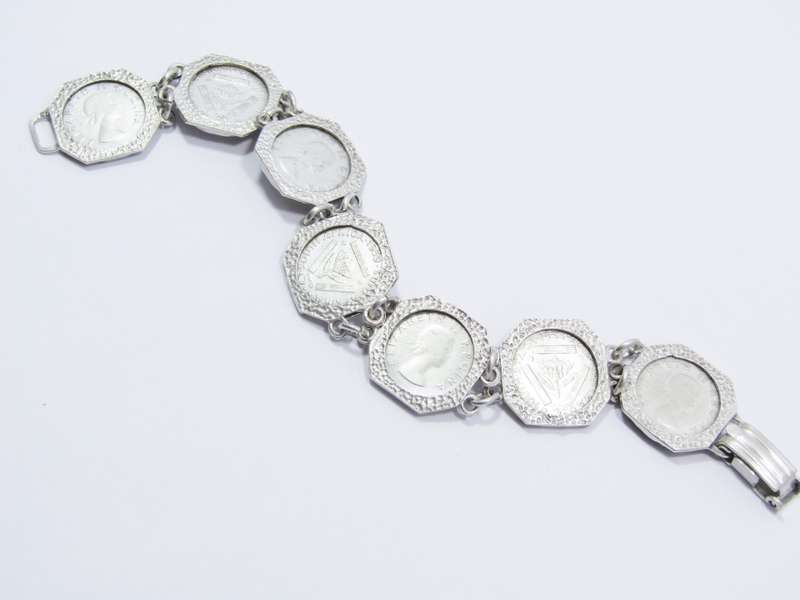 A Lovely Vintage Tickey Bracelet in Sterling Silver.
