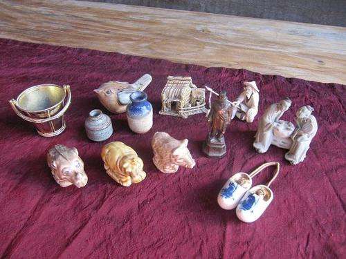 Lovely lot of Printer's Tray ornaments