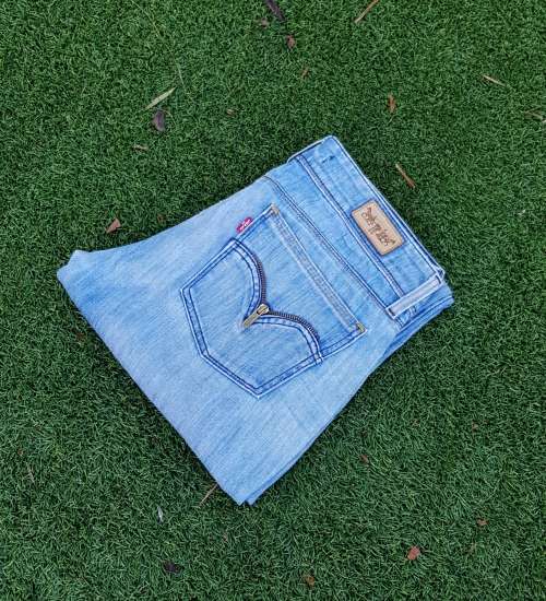 Levi`s 473 (women`s jeans) (skinny fit) (34W/34L)