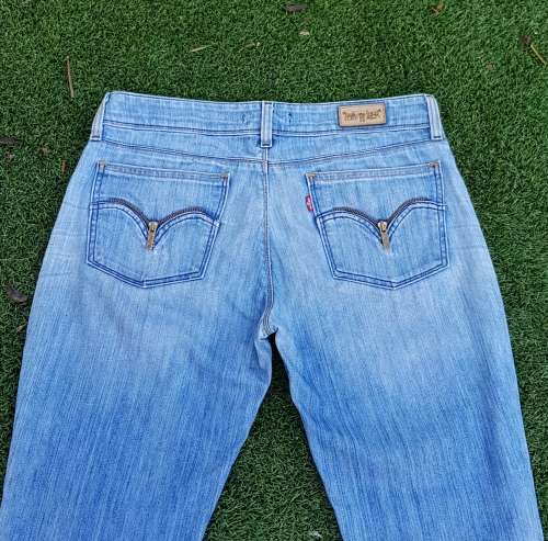 Levi`s 473 (women`s jeans) (skinny fit) (34W/34L)