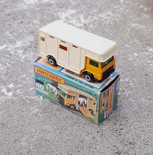Vintage Matchbox 1977 Horse-Box (No. 40)