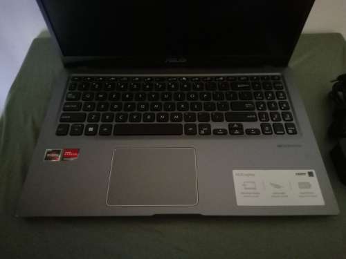 ASUS M515DA Ryzen 7 8GB 512GB SSD Notebook even if bid wins for less than `buy now`