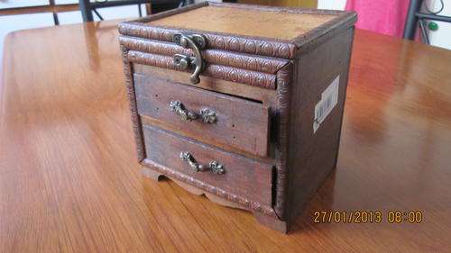 2 draw jewellery box with mirror