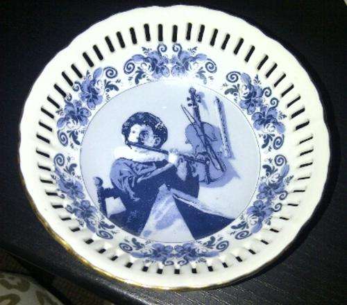 Delft Holland Limited Collectors Edition LOVELY with 22 carat gold