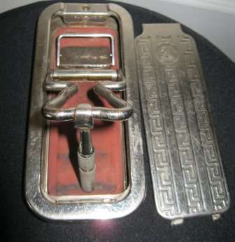 Vintage 1927 Rolls Razor (England)