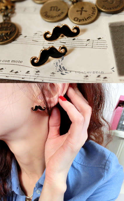 18 KT GOLD PLATED BLACK MUSTACHE STUDS