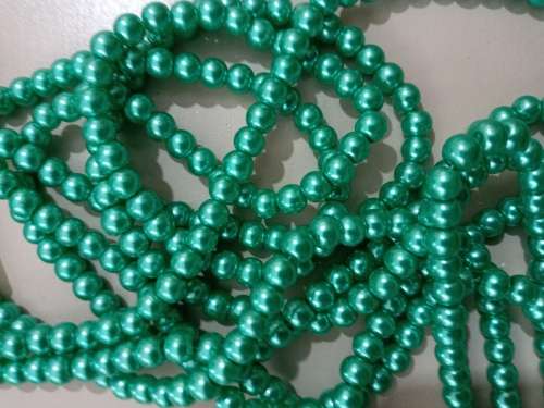 GREEN GLASS BEADS 6MM - EACH