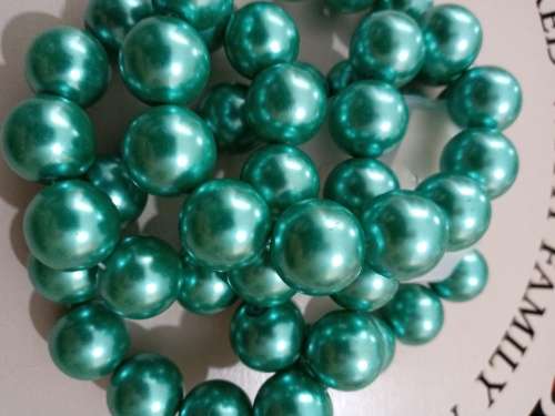 GREEN GLASS BEADS 16MM - EACH