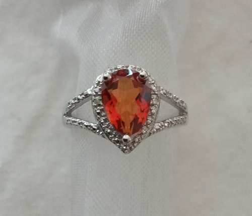 HIGH QUALITY RED CRYSTAL SILVER PLATED RING SIZE UK 8-ONLY ONE AVAILABLE
